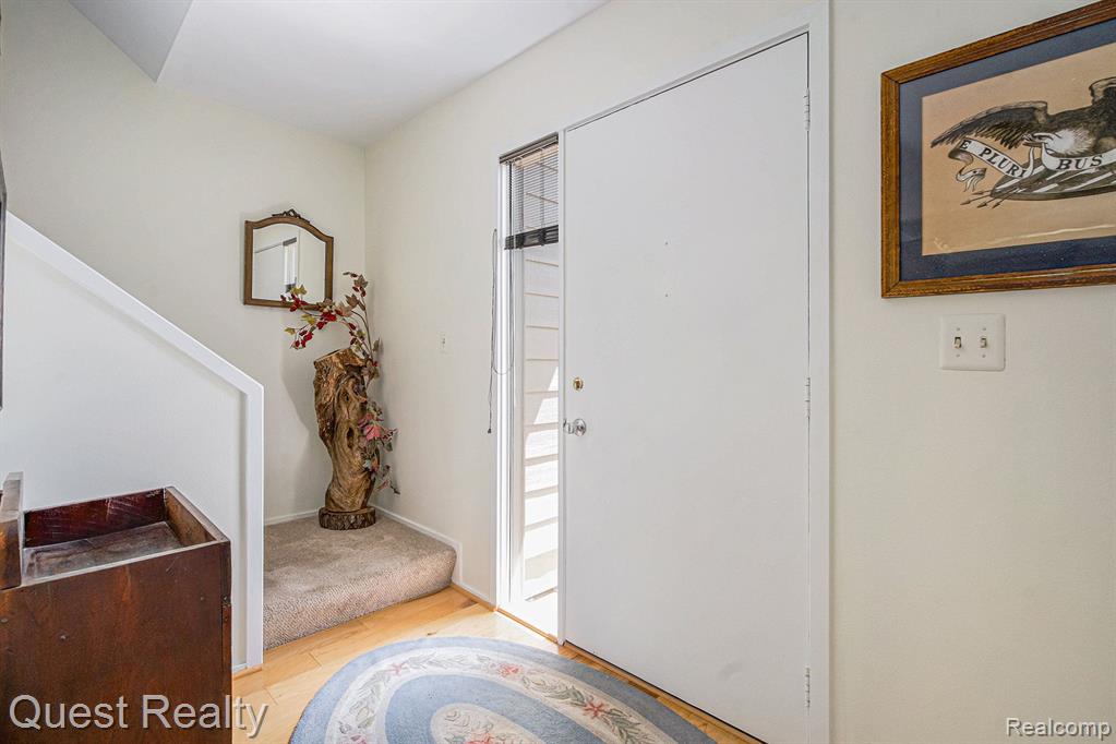 3123 LAKE HAVEN Drive, Ann Arbor, MI 48105 — Photo 4