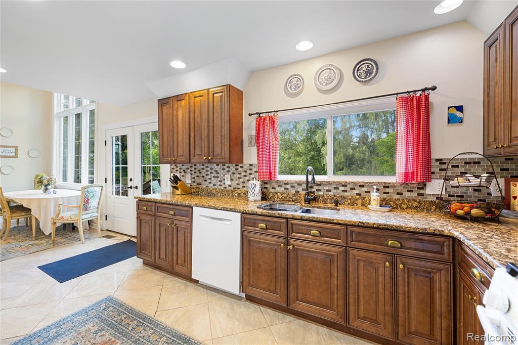 46150 7 Mile Road, Northville, MI 48167 — Photo 10