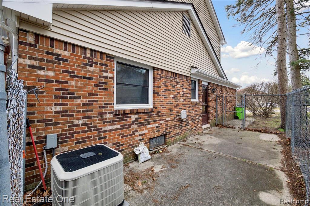 5363 HIGH COURT Way, West Bloomfield, MI 48323 — Photo 55