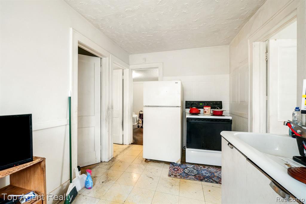 3958 Buckingham Avenue, Detroit, MI 48224 — Photo 24