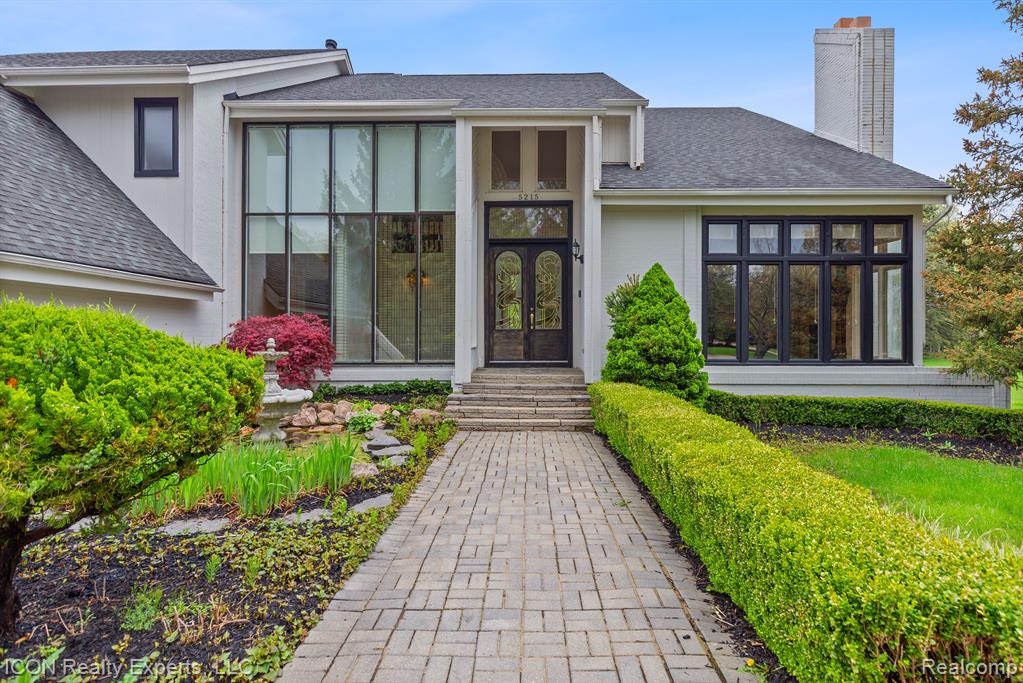 5215 DEER RUN Circle, Orchard Lake Village, MI 48323 — Photo 56