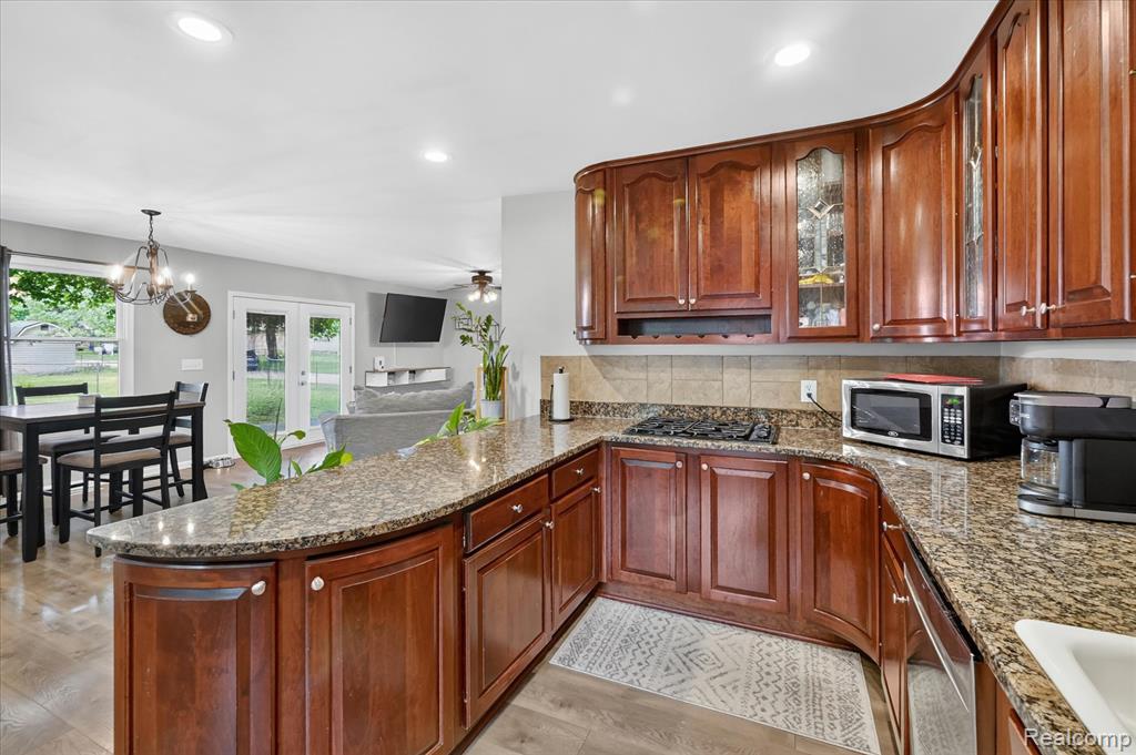 9115 Maplewood Drive, White Lake, MI — Photo 16