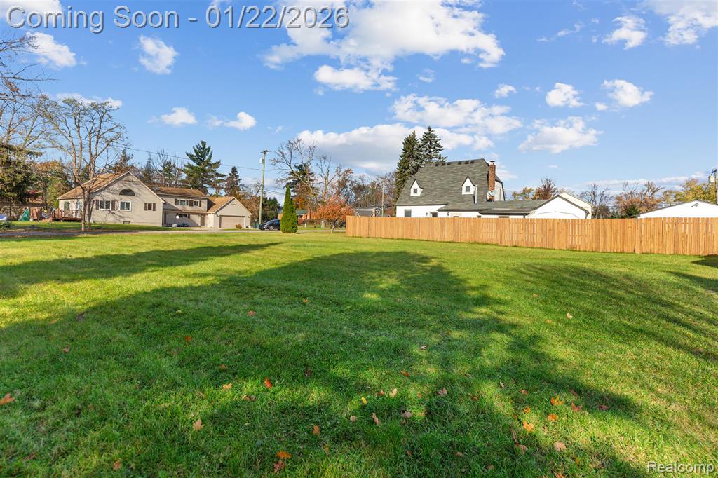 6740 Barabeau Drive, Troy, MI 48085 — Photo 39