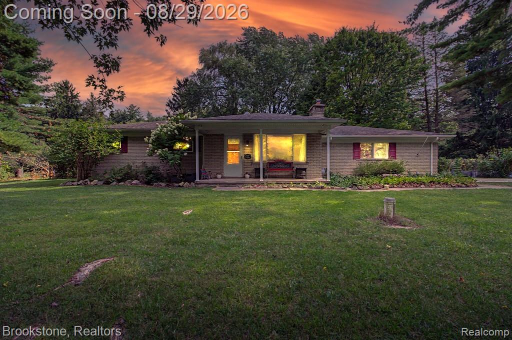 6995 Oak Hill Road, Clarkston, MI 48348