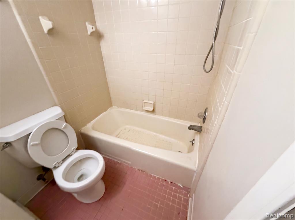 6536 Mountview Court, Brighton, MI 48116 — Photo 14