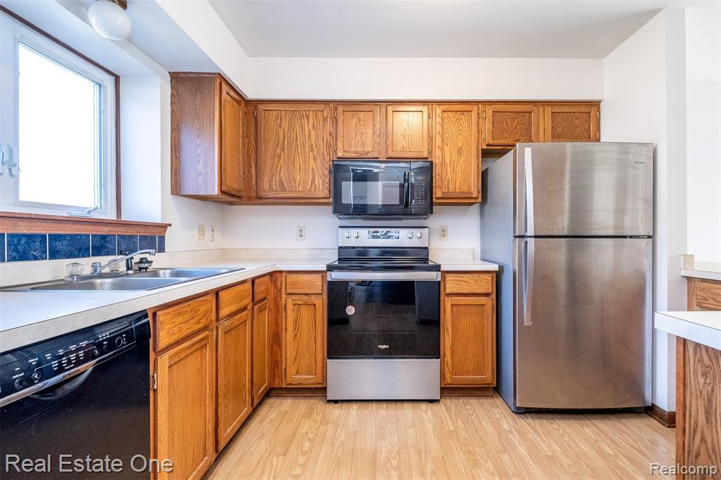 7053 Pershing, Waterford, MI 48327 — Photo 8