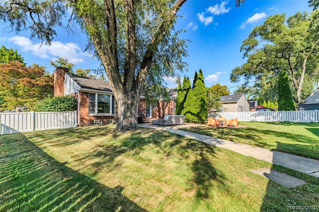 16991 Kirkshire Avenue, Beverly Hills, MI 48025 — Photo 28
