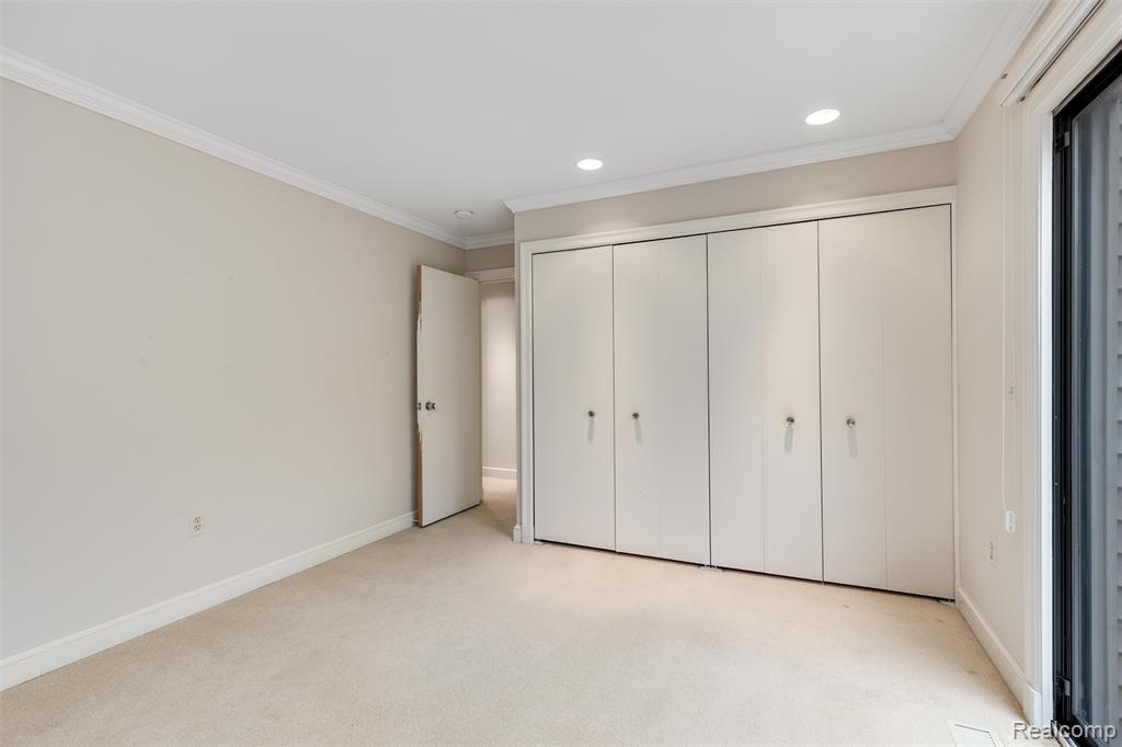 4260 Wabeek Lake Drive S, Bloomfield Hills, MI 48302 — Photo 24