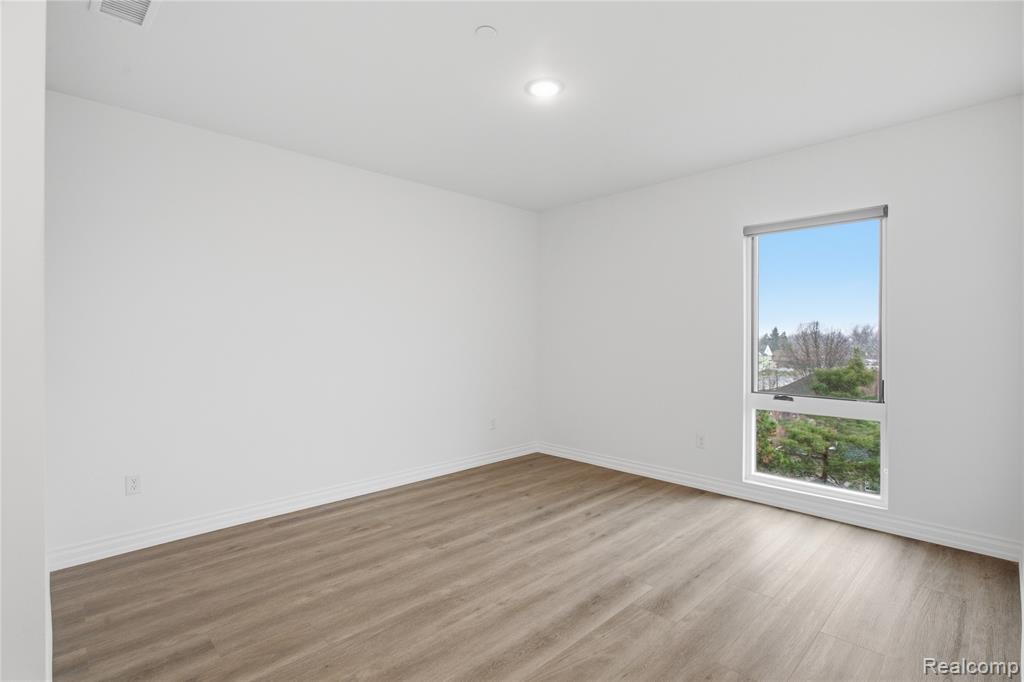 166 Oak st Street, Wyandotte, MI, 48192