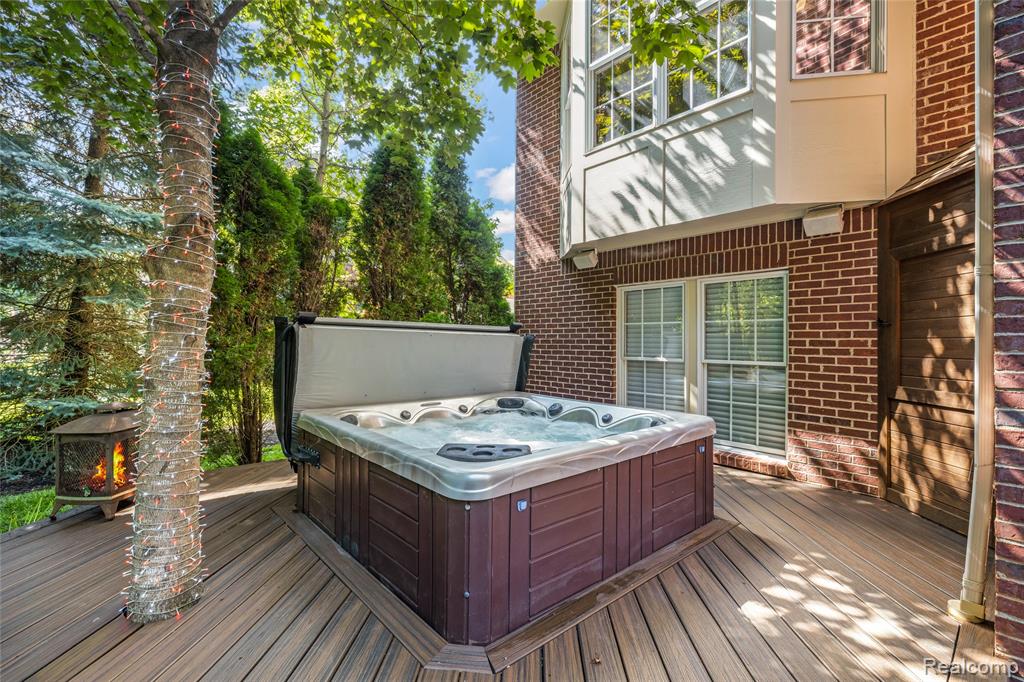 8542 Newbury Court N, Canton, MI 48187 — Photo 7