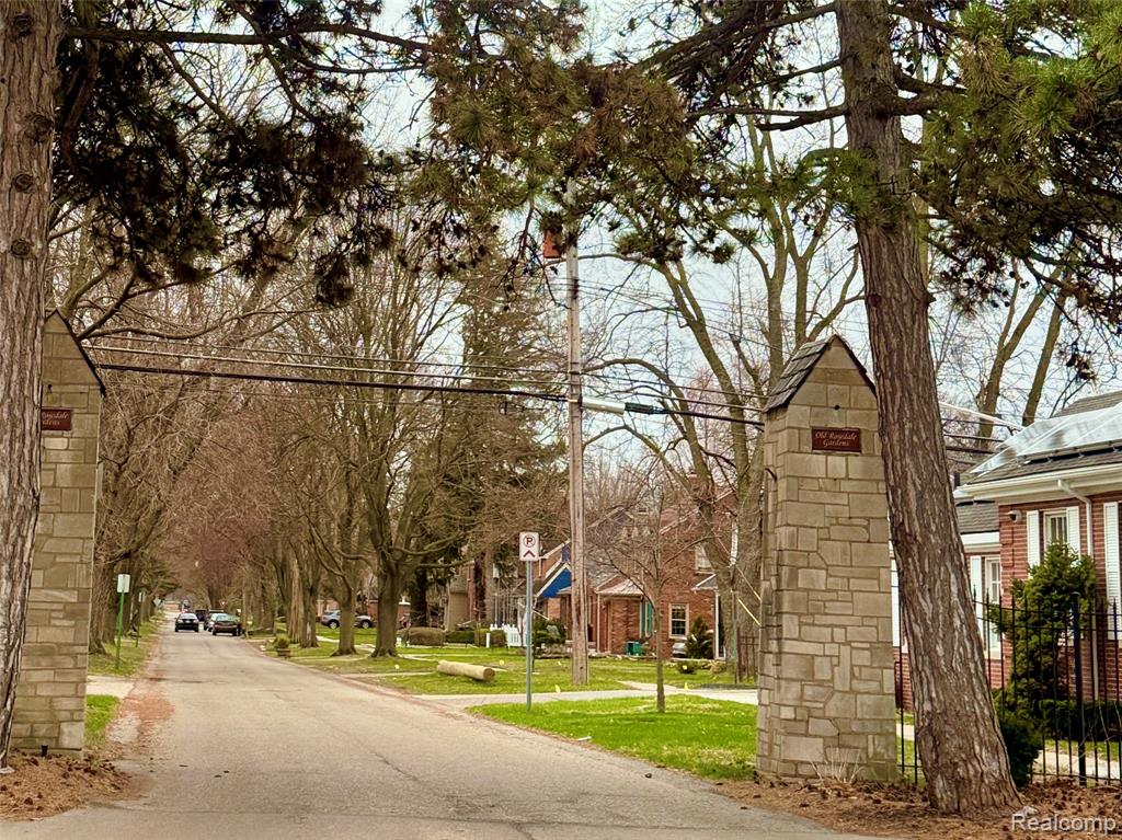 9900 Cranston Street, Livonia, MI 48150 — Photo 35