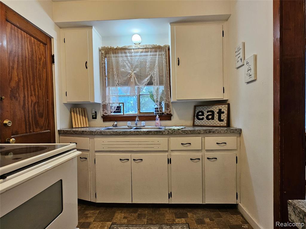 705 N Trumbull Street, Bay City, MI 48708 — Photo 32
