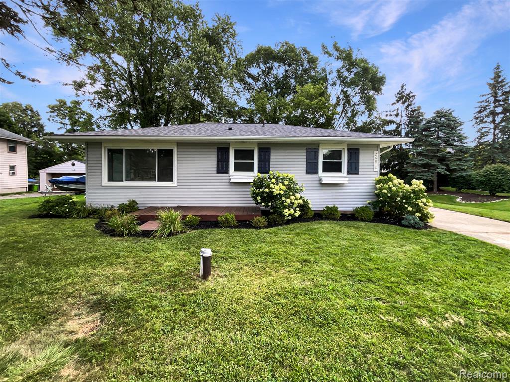 26018 Whipple Street, Novi, MI — Photo 8