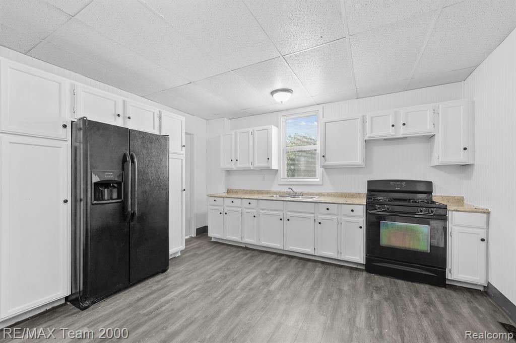 8849 OLIVET Street, Detroit, MI 48209 — Photo 17