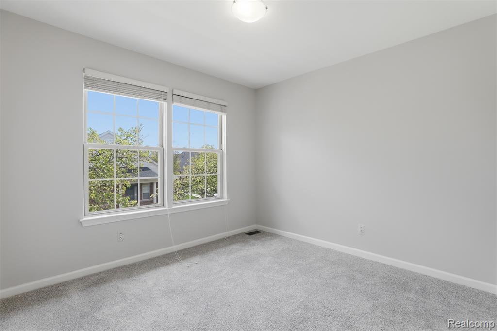 4368 Gateway Circle, West Bloomfield, MI — Photo 30