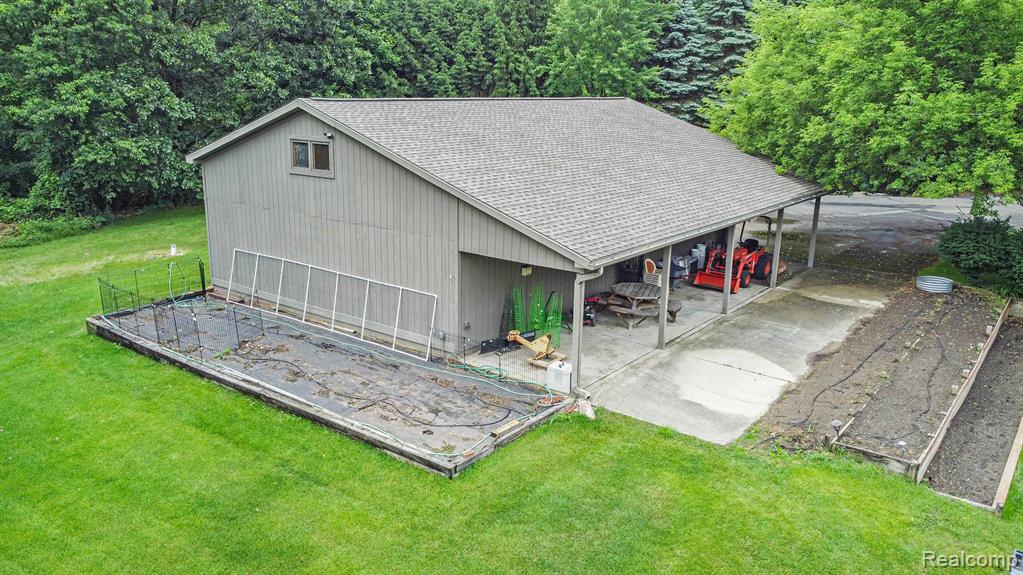 4301 Rolling Acres Drive, Hartland, MI 48353 — Photo 63