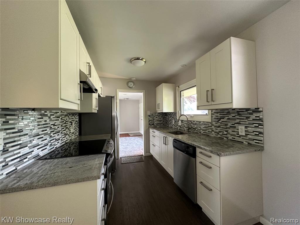 7089 Merrybrook, West Bloomfield, MI — Photo 3