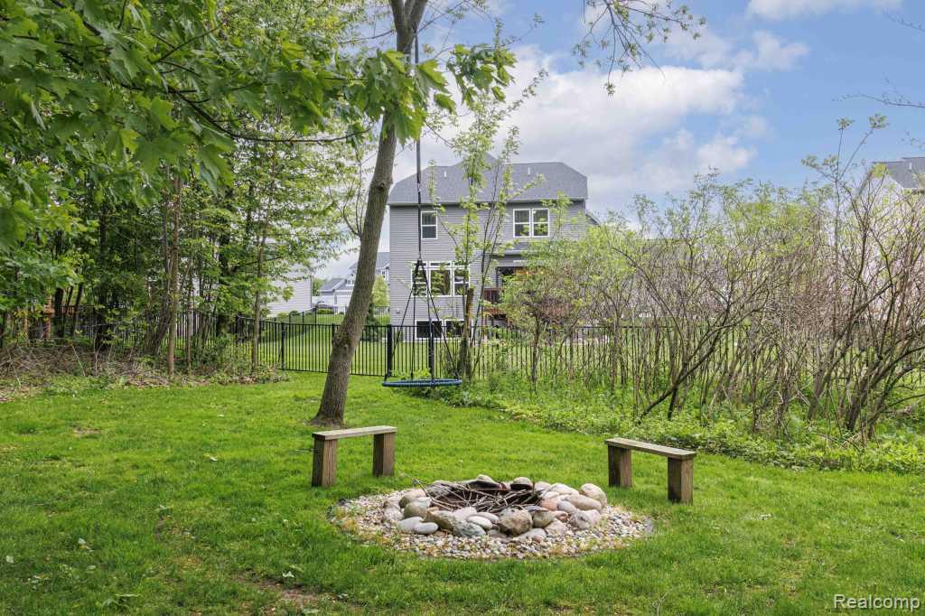 1712 Autumn Valley Drive SW, Byron Center, MI 49315 — Photo 47