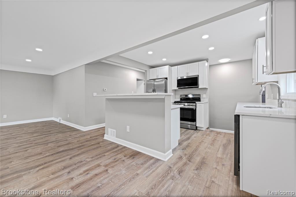 9025 Appleton, Redford, MI 48239 — Photo 6