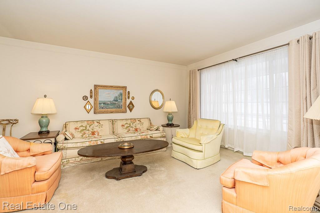 409 Fox Hills Drive N, 95, Bloomfield Hills, MI 48304 — Photo 4