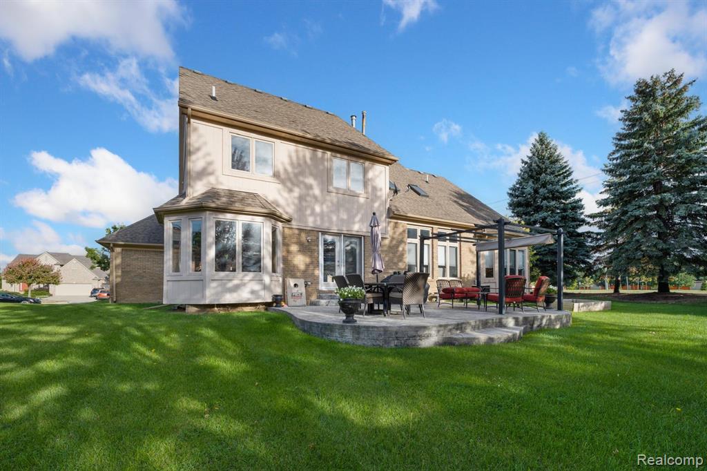 45021 Riverwoods Drive, Macomb, MI 48044 — Photo 13