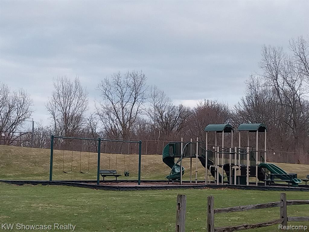 1819 Aldrin Court, Milford, MI 48381 — Photo 18