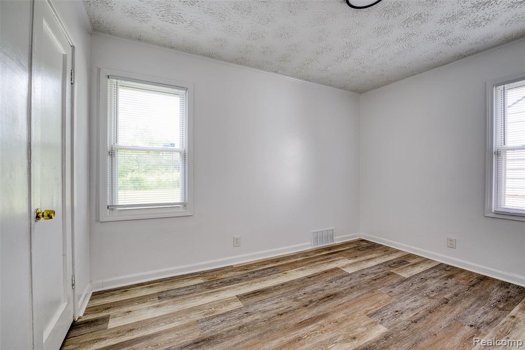 585 Olds Street, Ypsilanti, MI 48198 — Photo 21
