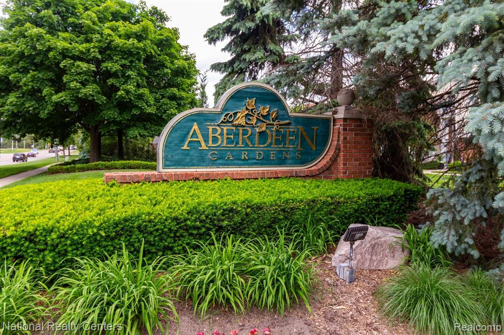 4293 BERKSHIRE Drive, Sterling Heights, MI 48314 — Photo 20