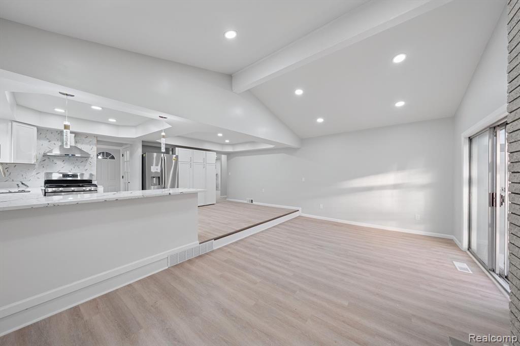 5232 Dickson Drive, Sterling Heights, MI 48310 — Photo 15