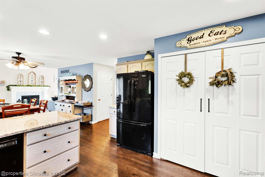 8410 S Shore Drive, Clarkston, MI 48348 — Photo 14
