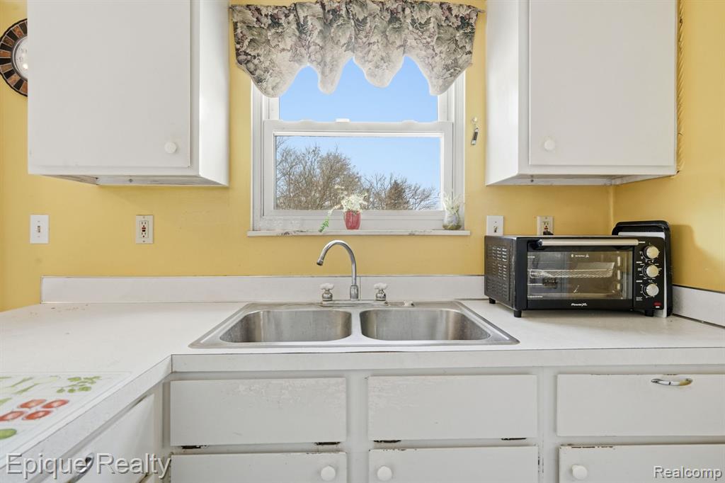 2191 Stonesthrow Drive, Lapeer, MI 48446 — Photo 11
