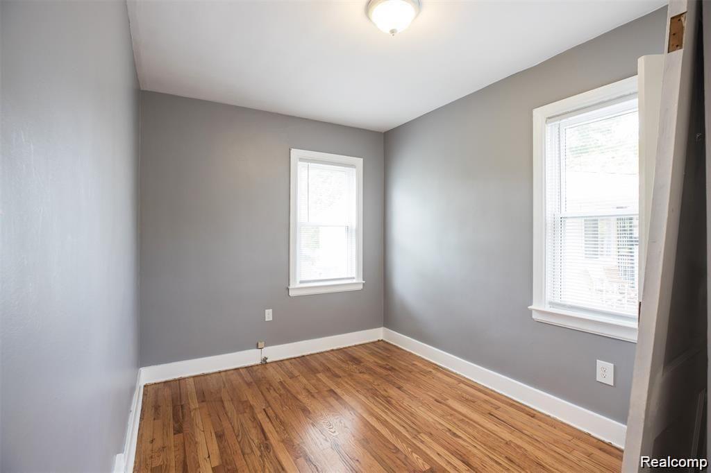 6753 HEYDEN Street, Dearborn Heights, MI 48127 — Photo 25