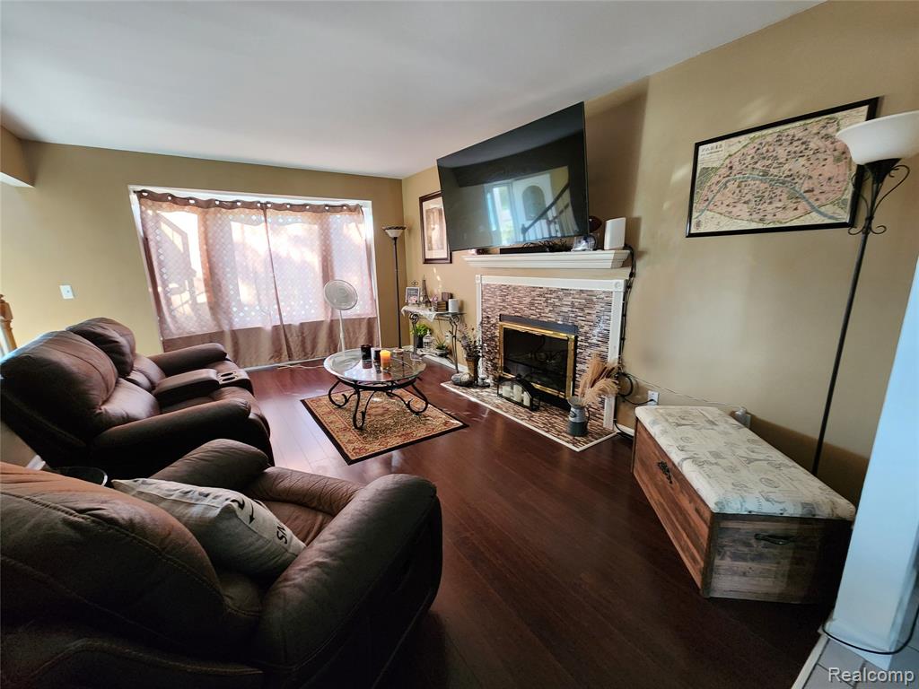 3955 Trumbull Street, Trenton, MI 48183 — Photo 3