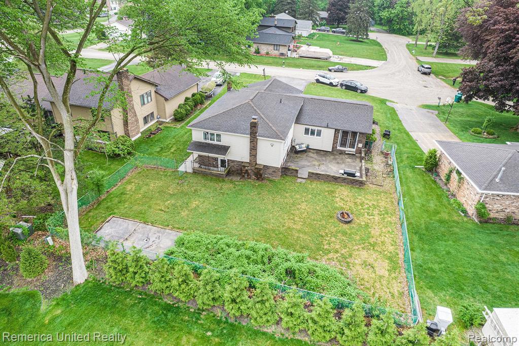 10606 HEENAN Drive, Whitmore Lake, MI 48189 — Photo 2