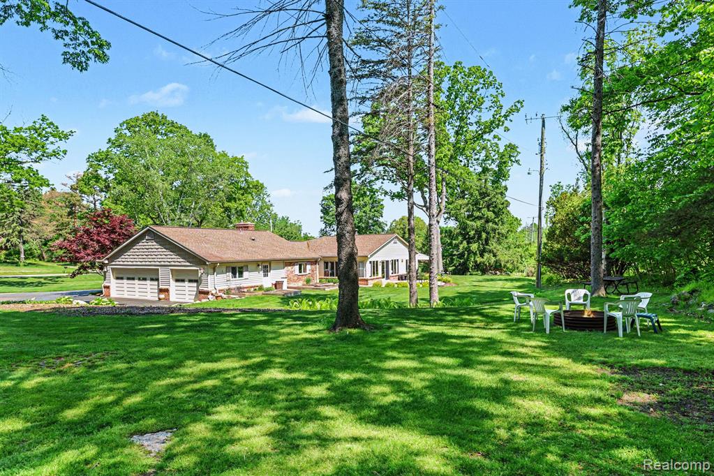 2080 Teggerdine Road, White Lake, MI — Photo 35