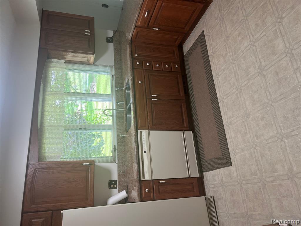 1361 Dyemeadow Lane, Flint, MI 48532 — Photo 5
