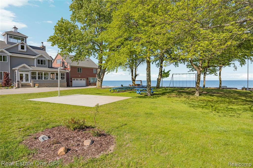 5871 Manor Drive, Fort Gratiot, MI 48059 — Photo 37