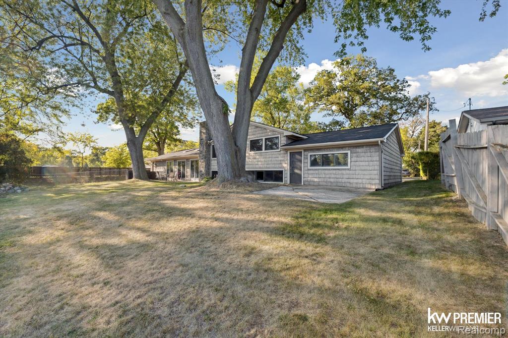 6015 Rowley Boulevard, Waterford, MI — Photo 31