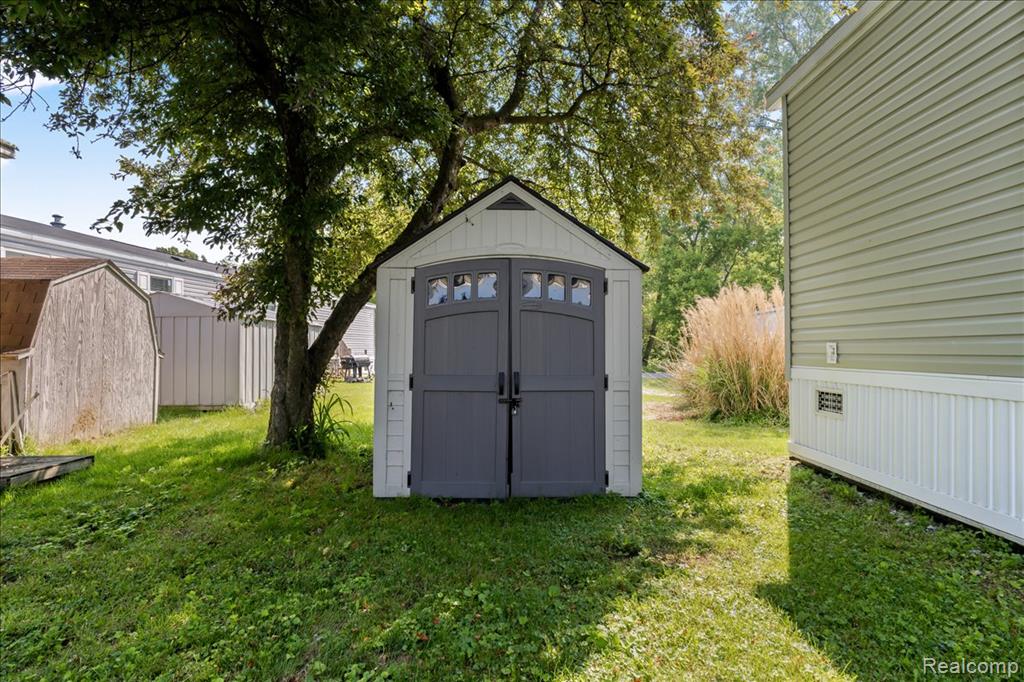 11731 Valerie Lane, Whitmore Lake, MI 48189 — Photo 20