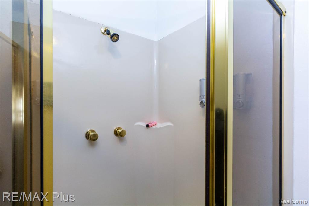 1380 Pratt Drive, Lapeer, MI 48446 — Photo 32