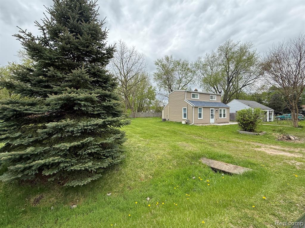 3336 Leta Avenue, Burton, MI 48529 — Photo 6