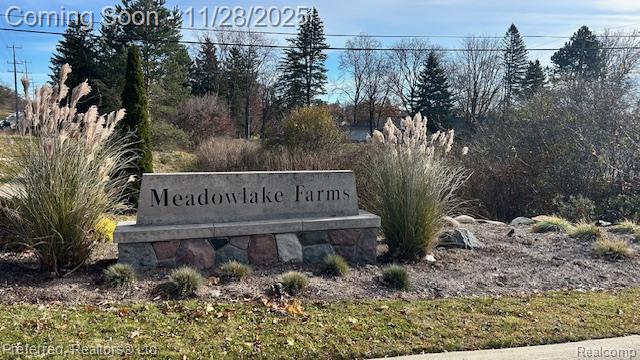 6800 Crestway Drive, Bloomfield, MI 48301 — Photo 9