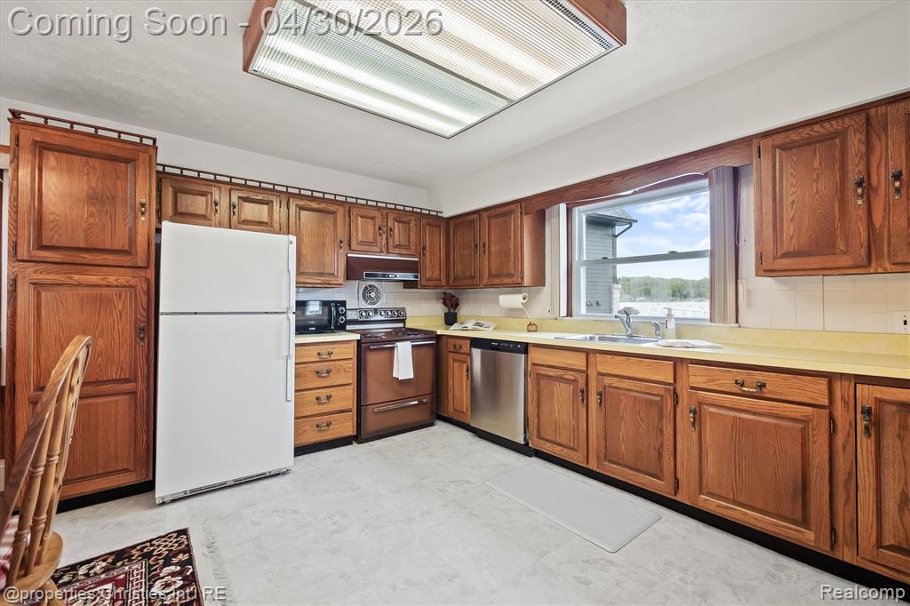 11417 N Shore Drive, Whitmore Lake, MI 48189 — Photo 20