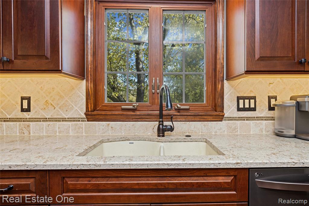4163 Old Dominion Drive, West Bloomfield, MI 48323 — Photo 19