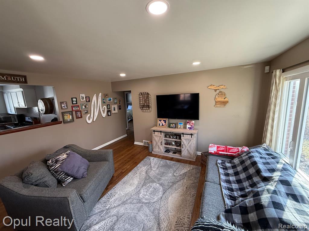 42569 FIVE MILE Road, Plymouth, MI 48170 — Photo 17