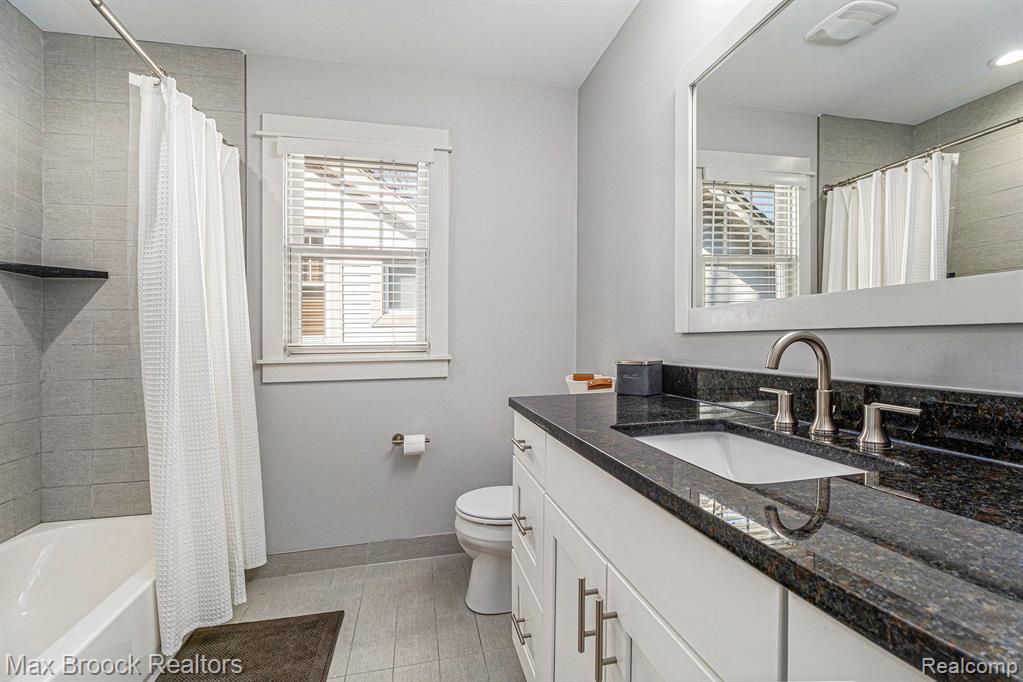 907 E 6TH Street, Royal Oak, MI 48067 — Photo 25