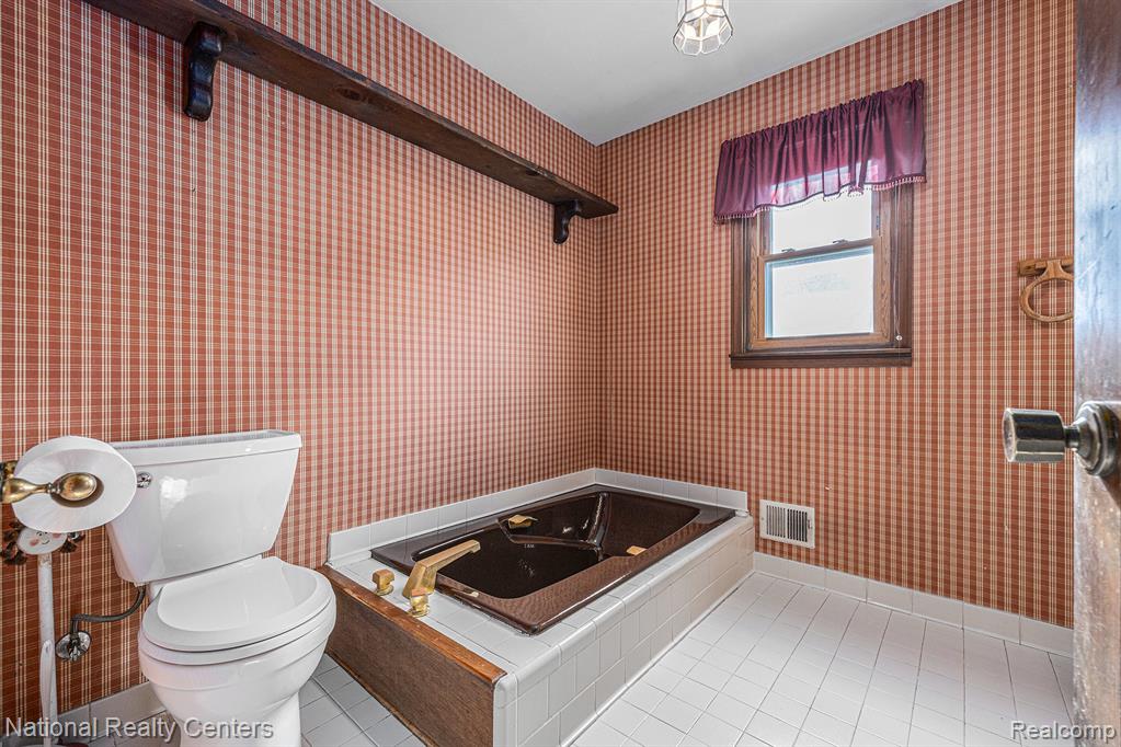 9494 Sashabaw Road, Clarkston, MI 48348 — Photo 22