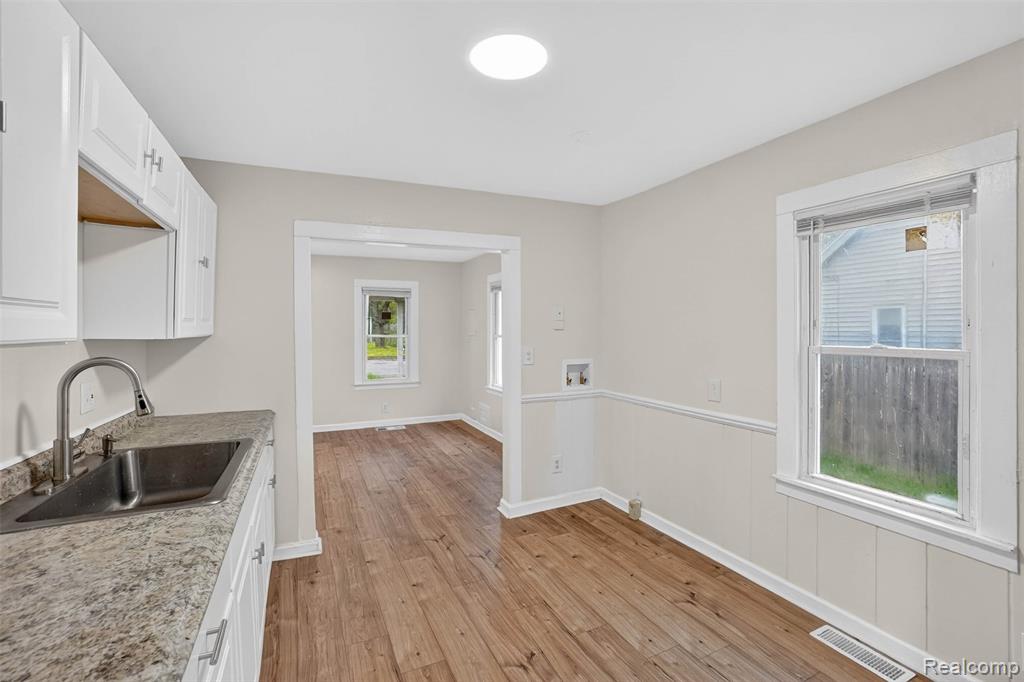 4910 HUGHES Road, Lansing, MI 48910 — Photo 18