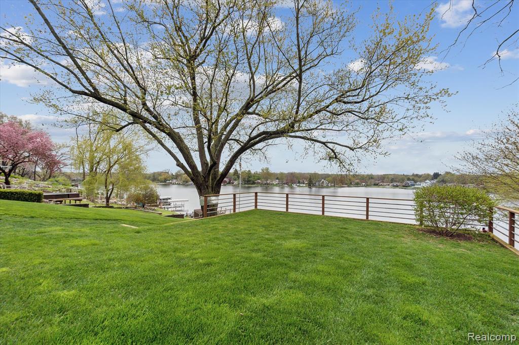 9669 NORMAN Road, Clarkston, MI 48348 — Photo 35