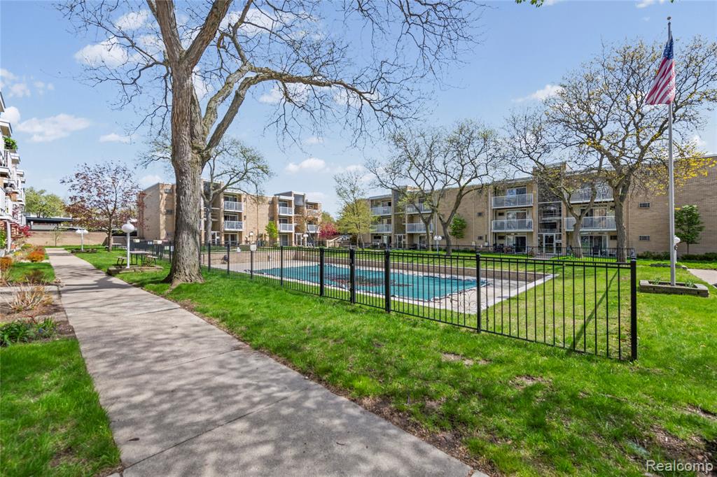 4921 Crooks Road, N10, Royal Oak, MI 48073 — Photo 15